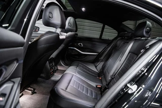 BMW 3 Serie BMW 3-serie 330e Sedan Hybrid | Vol | M Sport | Schuifdak | H&K | Innovation | Head Up | 19 inch | - afbeelding nr 38
