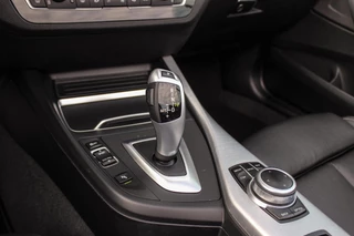 BMW 2 Serie ➡️ BMW 2-serie Cabrio 218i F23 Executive | 2e eigenaar | Origineel | Sportstoelen | Stoelverwarming | DAB | Harman-kardon | Stuurverwarming | PDC | Cruise control | Climate control | - afbeelding nr 27