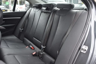BMW 3 Serie BMW 3 Serie 330E HIGH EXEC. / SCHUIF KANTELDAK / STOELVERWARMING / LEDERE BEKLEDING - afbeelding nr 11