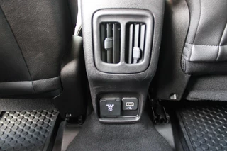 Jeep Compass Jeep Compass 4xe 240PK PHEV TRAILHAWK AUTOMAAT | NAVIGATIE | ACHTERUIRIJCAMERA | APPLE CARPLAY / ANDROID AUTO | DIGITALE COCKPIT | XENON KOPLAMPEN | 17