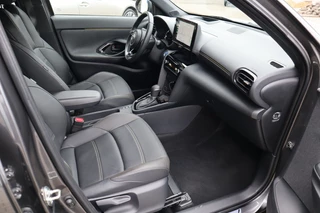 Toyota Yaris Cross Toyota Yaris Cross 1.5 Hybrid Launch Edition Head-up/Blindspot/Leder - afbeelding nr 19