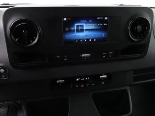 Mercedes-Benz Sprinter Mercedes-Benz Sprinter 317CDI 9G-Tronic Automaat L2H2 | Distronic | Led | Led | Touchscreen | Camera | Betimmering - afbeelding nr 18