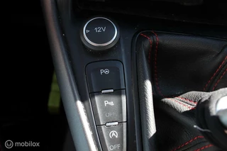 Ford Focus Ford Focus Wagon 1.5 Red Edition 18Inch/Trekhaak/NAP/Cruise - afbeelding nr 21