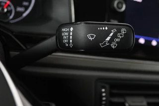 Volkswagen Polo Volkswagen Polo 1.0 TSI Comfortline (PARKEERSENSOREN, CRUISE ADAPTIEF, NAVIGATIE, CARPLAY, NL-AUTO, GOED ONDERHOUDEN) - afbeelding nr 18
