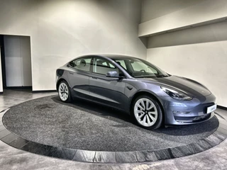 Tesla Model 3 - 74547848-0