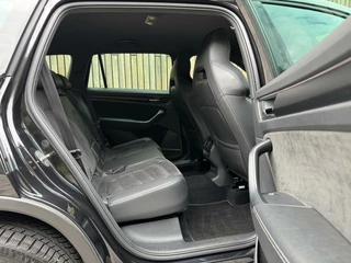 Škoda Kodiaq Skoda Kodiaq 1.5 TSI Sportline Automaat | Trekhaak uitklapbaar | Navigatiesysteem | Stoelverwarming | Stuurverwarming | Getint glas | Cruise control | 20 inch lichtmetalen velgen | Achteruitrijcamera | Parkeersensoren voor en achter - afbeelding nr 47