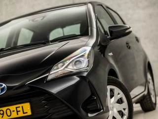 Toyota Yaris Automaat (NAVIGATIE, CLIMATE, CAMERA, SPORTSTOELEN, LANE ASSIST, XENON, CRUISE, NIEUWE APK, NIEUWSTAAT) - afbeelding nr 15