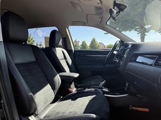 Mitsubishi Outlander Mitsubishi Outlander 2.0 PHEV Business Edition 2e Eigenaar,Navi,Camera,Trekhaak,Leder,Clima,Cruise,Apk tot 01-2026 - afbeelding nr 7