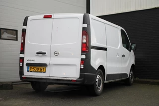 Opel Vivaro - Airco - Cruise - Navi - € 12.900,- Excl. - afbeelding nr 2