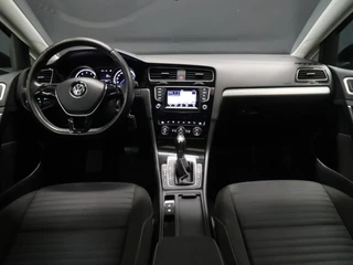 Volkswagen Golf [SCHUIFKANTELDAK, STOELVERWARMING, PDC V+A, CLIMATE CONTROL, BLUETOOTH TELEFOONVERBINDING, NAVIGATIE, NIEUWSTAAT] - afbeelding nr 4
