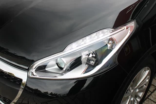 Peugeot 208 Peugeot 208 1.2 110PK AUTOMAAT SIGNATURE | NAVIGATIE | APPLE CARPLAY/ANDROID AUTO | PARKEERSENSOREN | DAB+ RADIO | LICHTMETALEN VELGEN | GETINTE RUITEN | CLIMATE CONTROL | CRUISE CONTROL | - afbeelding nr 28