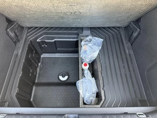Ford Puma Ford Puma 1.0 EcoBoost Hybrid ST-Line X 125pk | Afneembare trekhaak |  Adaptive cruise control | 360graden camera | Winter Pack  | Dodehoekdetectie | Half Leder | Bang&Olufsen audio - afbeelding nr 37