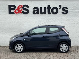 Toyota Aygo Toyota Aygo 1.0 VVT-i x-play Airco Camera Bluetooth Media player Nieuwe 4 seizoenen banden - afbeelding nr 17