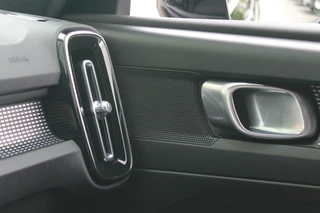 Volvo XC40 Volvo XC40 T4 Recharge R-Design | Parkeercamera | Stoelverwarming | Leder | Trekhaak | Glossy Black | Keyless - afbeelding nr 40