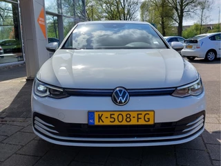 Volkswagen Golf 1.5 TSI 131pk 1st Edition | Origineel NL | Navi | Apple Carplay+Android Auto | Clima | Adap.Cruise | Led Koplampen | Stoel+Stuurwielverwarming | Rijstrook+Licht+Regensensor | Privacy Glass - afbeelding nr 3