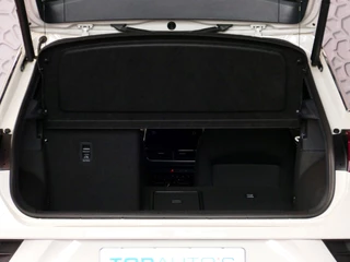 Volkswagen T-Roc Volkswagen T-Roc 1.5 TSI 150PK R-LINE EVO IQ LIGHT ALCANTARA ELEK.KLEP CARPLAY STOEL/STUUR VERW. 18