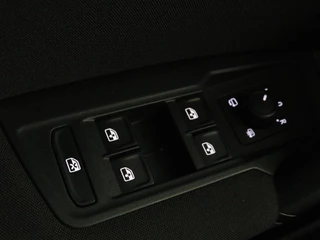 Volkswagen Tiguan Volkswagen Tiguan 1.5 TSI R-Line | DSG | 360 camera | Active Info |  Keyless | Adaptive cruise | Trekhaak | Full LED | Park Assist | Carplay | Navigatie - afbeelding nr 31