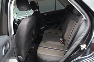 Volkswagen T-Roc Volkswagen T-Roc 1.0 TSI Style Business Navi Clima CarPlay  ACC Getint glas 17-Inch Nl-Auto NAP! - afbeelding nr 6