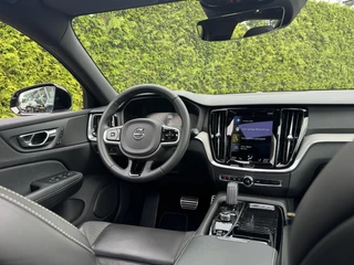 Volvo V60 Volvo V60 T6 Recharge AWD R-Design | Panoramadak | Elekt.stoel | DAB | CarPlay - afbeelding nr 3