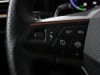 CUPRA Leon Cupra Leon 1.4 e-Hybrid VZ | 245pk | Stuurverwarming |  Navigatie | Sfeerverlichting | Full LED | Keyless | Sportstoelen | Magnetic Tech Matt | PHEV - afbeelding nr 15