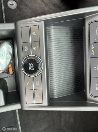 Hyundai Kona Hyundai Kona Electric Comfort Smart 65.4 kWh | Warmtepomp | Trekhaak | Stoel + stuur verwarm - afbeelding nr 23