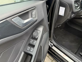 Ford Focus Ford Focus Wagon 1.5 EcoBoost ST Line Automaat Carplay Trekhaak - afbeelding nr 10