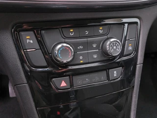 Opel Mokka X 1.6 CDTI 110pk Business+ | Origineel NL | 1500kg Trekgewicht | Navi | Apple Carplay+Android Auto | Airco | Cruise | Pdc V+A | Licht+Regensensor | Mistlampen | Privacy Glass | 17''lm |Trekhaak - afbeelding nr 16