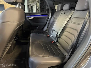 Volkswagen Touareg Volkswagen Touareg 3.0 R|Pano|Massage|Hybrid|21