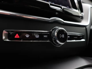 Volvo XC60 Volvo XC60 T6 PLUG-IN HYBRID LONG RANGE PLUS BRIGHT SCHUIFDAK ACC BLIS LEDE - afbeelding nr 18