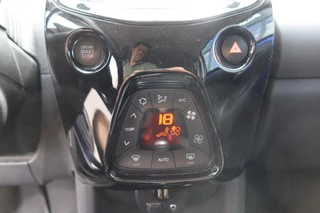 Peugeot 108 Peugeot 108 1.0 E-VTi AUTOMAAT Allure 72pk 5drs. Clima, Carplay, LIM, Camera - afbeelding nr 10