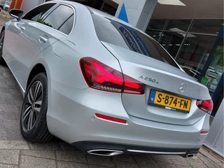 Mercedes-Benz A-Klasse Mercedes-Benz A-Klasse 250e Plug-In Hybrid Luxury Line | Origineel NL | Navi | Apple Carplay+Android Auto | Clima | Cruise | Stoelverwarming | Pdc V+A+Assist+Camera | Privacy Glass | 17''lm - afbeelding nr 42