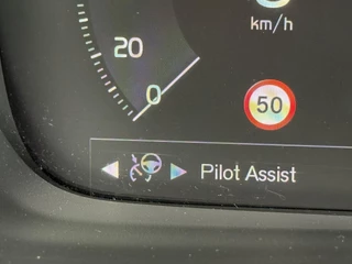 Volvo XC40 Volvo XC40 2.0 T4 190 PK AUT. Pano|El.Trekhaak|AutoPilot - afbeelding nr 16