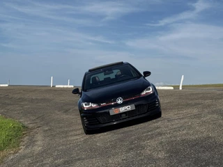 Volkswagen Golf Volkswagen Golf 2.0 TSI GTI|300PK|Pano|Adaptive cruise|Leder - afbeelding nr 27