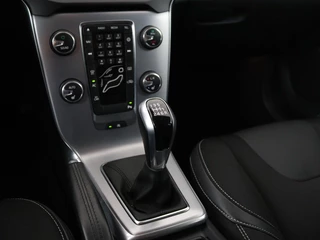 Volvo V40 Volvo V40 2.0 T2 Nordic+ | Stoelverwarming | Harman/Kardon |  LED | Cruise control | Navigatie | Bleutooth | Climate control - afbeelding nr 8