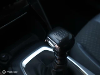 Peugeot 2008 Peugeot 2008 1.2PT 101 PK H6 Allure Navi 1/2Leer DonkerGlas 17