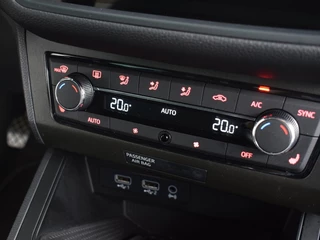 SEAT Ibiza SEAT Ibiza 1.0 TSI FR Bus. Intense | Alcantara • Keyless • LED • Virtual - afbeelding nr 17