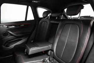 BMW X1 BMW X1 sDrive18i Sport Line Automaat 140 PK Facelift |Pano-dak | Leder | Stoelverwarming | Memory | Camera | LED | PDC | - afbeelding nr 12