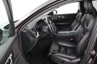 Volvo V60 Volvo V60 Cross Country 2.0 B5 AWD Pro | Trekhaak | Leder |  Stoel & stuurverwarming | Camera | Adaptive cruise | Carplay | Harman/Kardon | Keyless | BLIS | Memory | Navigatie - afbeelding nr 4