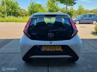 Toyota Aygo Toyota Aygo 1.0 VVT-i x-play 5 deurs airco, camera - afbeelding nr 4