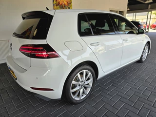 Volkswagen Golf Volkswagen Golf 1.4 TSI PHEV GTE / Dealer Onderhouden / Stoelverwarming / LED Koplampen - afbeelding nr 14