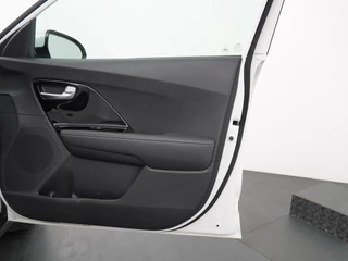 Kia Niro - Navigatie - Camera - Climate control - Cruise control - All Season - 12 maanden garantie - afbeelding nr 44