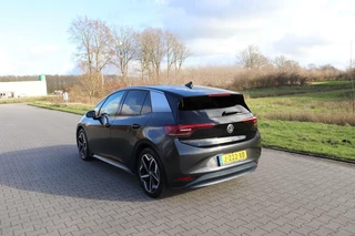 Volkswagen ID.3 Volkswagen ID.3 First Plus 58 kWh 3 fase adaptive cruise lane asist carplay stoel+stuur verwarming sfeerverlichting camera regensensor - afbeelding nr 4