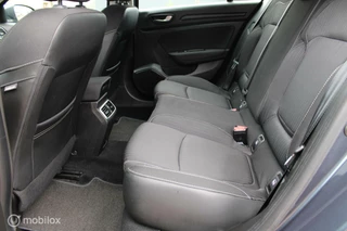 Renault Mégane Estate Renault Megane Estate 1.3 TCe Limited 140 PK, Stoel verwarming, Pdc voor + achter, Clima, App connect, Cruise, Navi. - afbeelding nr 13