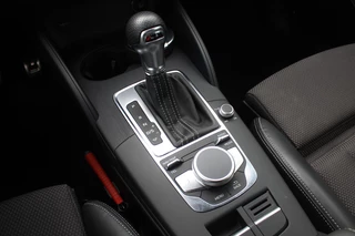 Audi A3 Audi A3 Sportback 1.0 TFSI Sport S Line Edition / Navigatie / Parkeerhulp achter / 18'' / Sportstoelen + half leder / Cruise Control - afbeelding nr 10