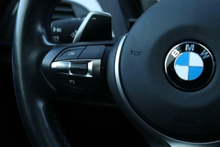 BMW 1 Serie BMW 1-serie M140i LCI / VOL! / RWD / Camera / H&K / Pano / 18