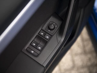 SEAT Arona SEAT Arona 1.0 EcoTSI 116pk FR DSG | Full LED | Keyless | ParkAssist + Camera | App-Connect | Armsteun vóór | Black Pack | Wireless Charge - afbeelding nr 35