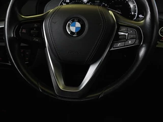 BMW 5 Serie BMW 5-serie 520i High Executive | M-Sport | Leder |  Stoelverwarming | Trekhaak | 20'' | Adaptief LED | Comfortstoelen | Navigatie | Parkeerhulp | Memory - afbeelding nr 10