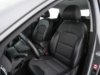 Kia Niro Kia Niro 1.6 GDi Hybrid ExecutiveLine Aut. *LEATHER-FABRIC | NAVI-FULLMAP | KEYLESS | CAMERA | COMFORT-SEATS | DIGI-COCKPIT | LANE-ASSIST | ECC | CARPLAY | PDC | 16''ALU* - afbeelding nr 20