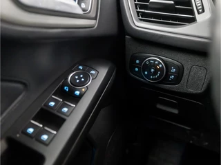 Ford Focus Automaat (APPLE CARPLAY, GROOT NAVI, STUUR/STOELVERWARMING, ADAPTIVE CRUISE, SPORTSTOELEN, CAMERA, KEYLESS, TREKHAAK, NIEUWSTAAT) - afbeelding nr 23