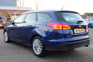 Ford Focus Ford Focus Wagon 1.5 Titanium 150pk | Half leder | Winterpack | 1.500kg trekgewicht | Dealeronderhouden | Navigatie | Parkeersensoren voor & Achter - afbeelding nr 5